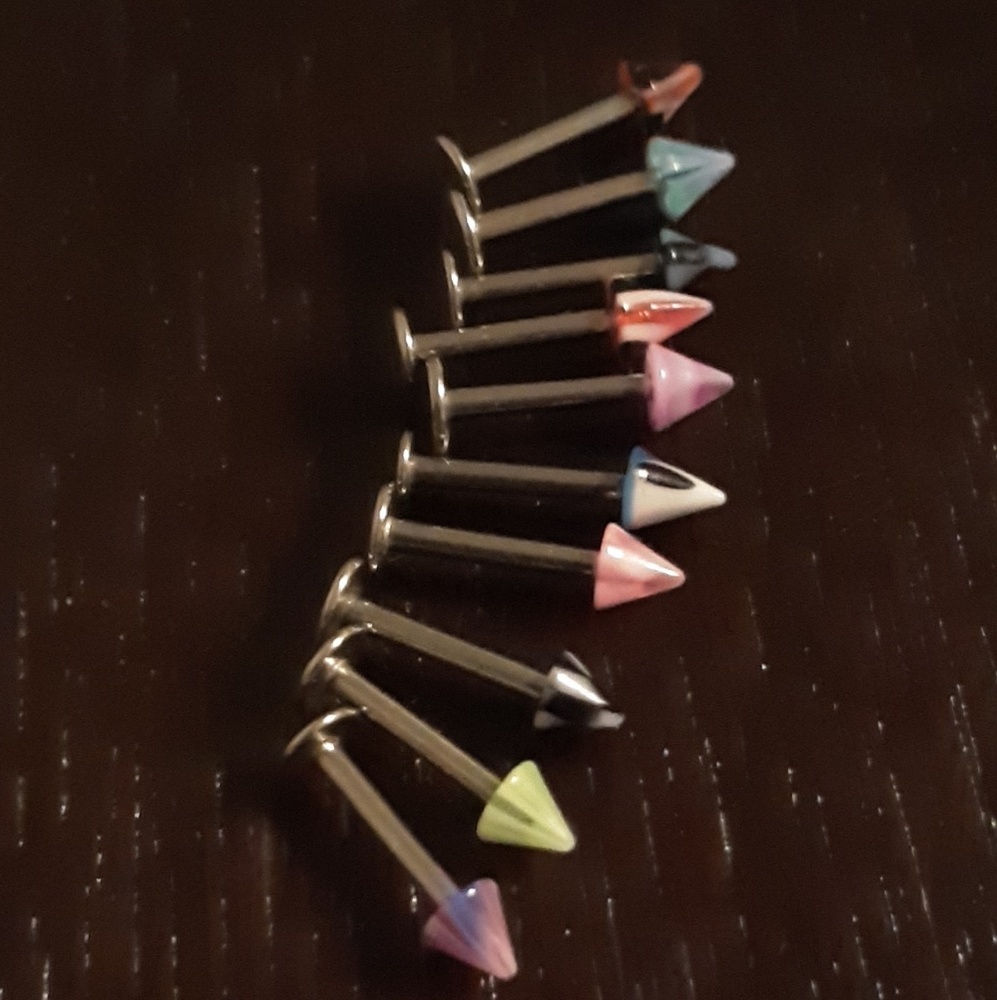 FREE W/PURCHASE - 10 Lip Rings